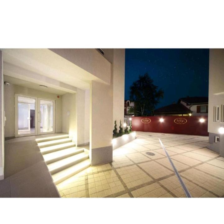 Wing Club Dajana Aparthotel Jagodina Bagian luar foto